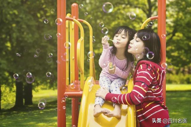                     8岁女儿这部位发出阵阵臭味，妈妈知道真相后崩溃…家长要警惕！