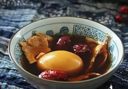 如果您不想喝中药的苦味?那小编推荐一个甜汤做法和煲汤做法.