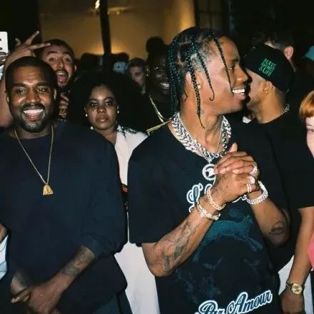 travisscott我是侃爷妹夫也是天价倒钩背后的男人