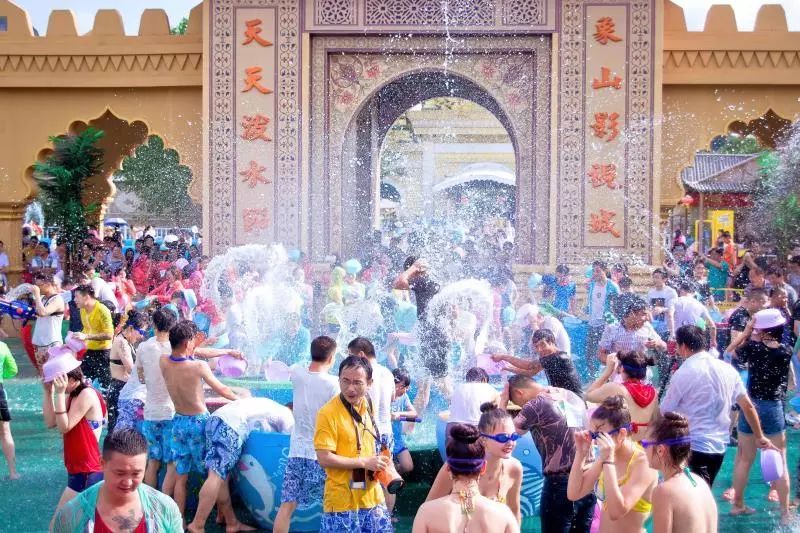 云南泼水节是哪天 085b96a228964f3494e1f2200e1653d0.jpeg