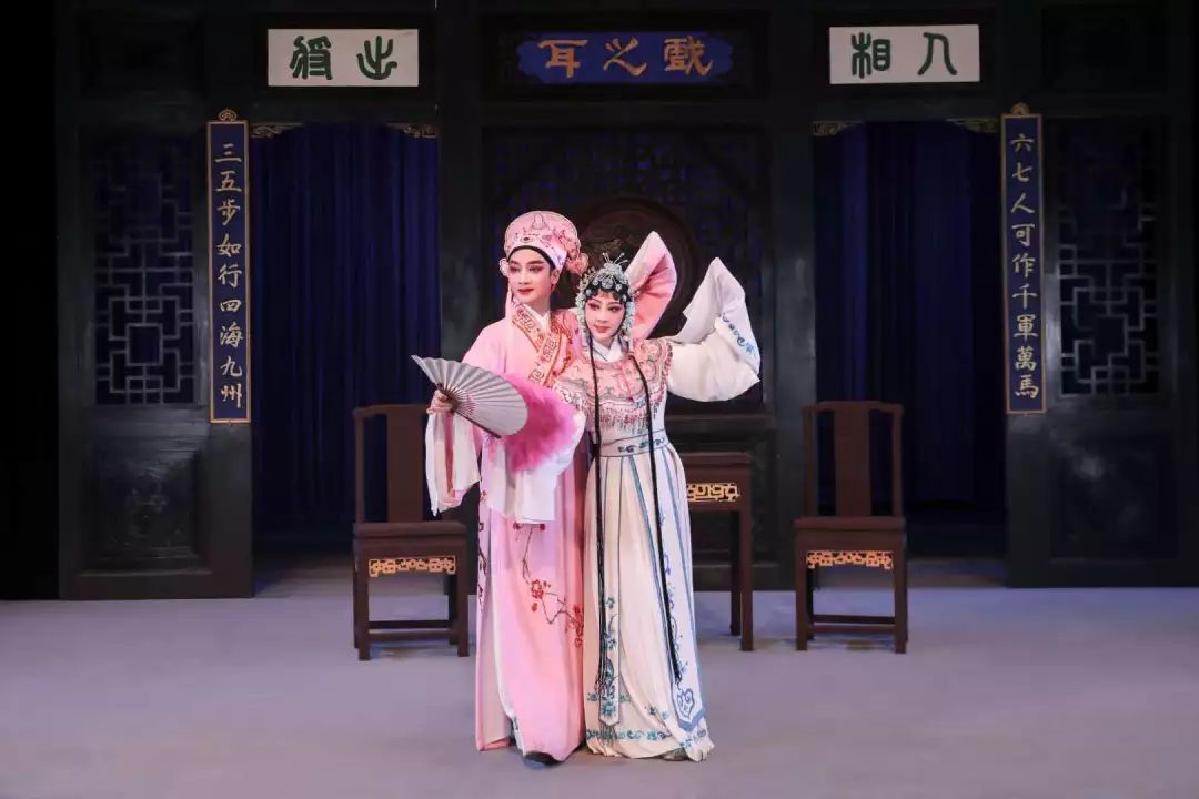本场演出特邀福建省莆仙戏剧院,将国家级非物质文化遗产莆仙戏特殊的