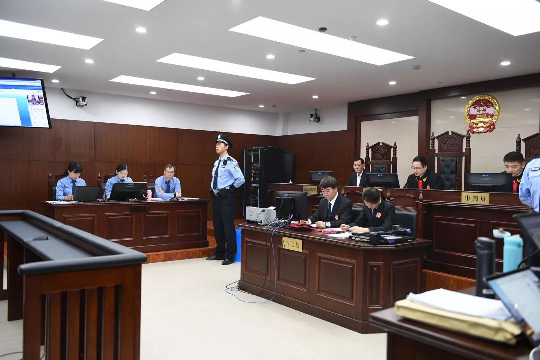 湖州公开审理首起涉黑系列案件扫黑除恶