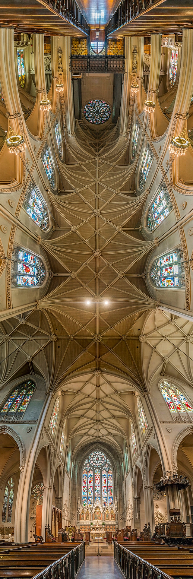 全球最美教堂的 180 度纵向摄影