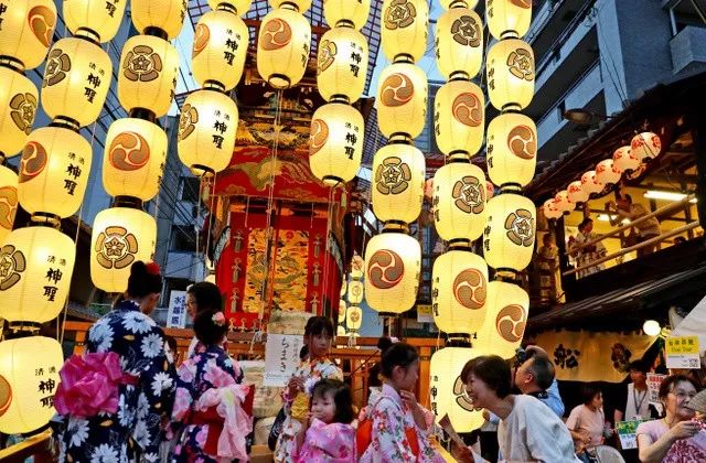 暑假日本祭典达人带路,独一无二的天神祭与只园祭传统体验之旅