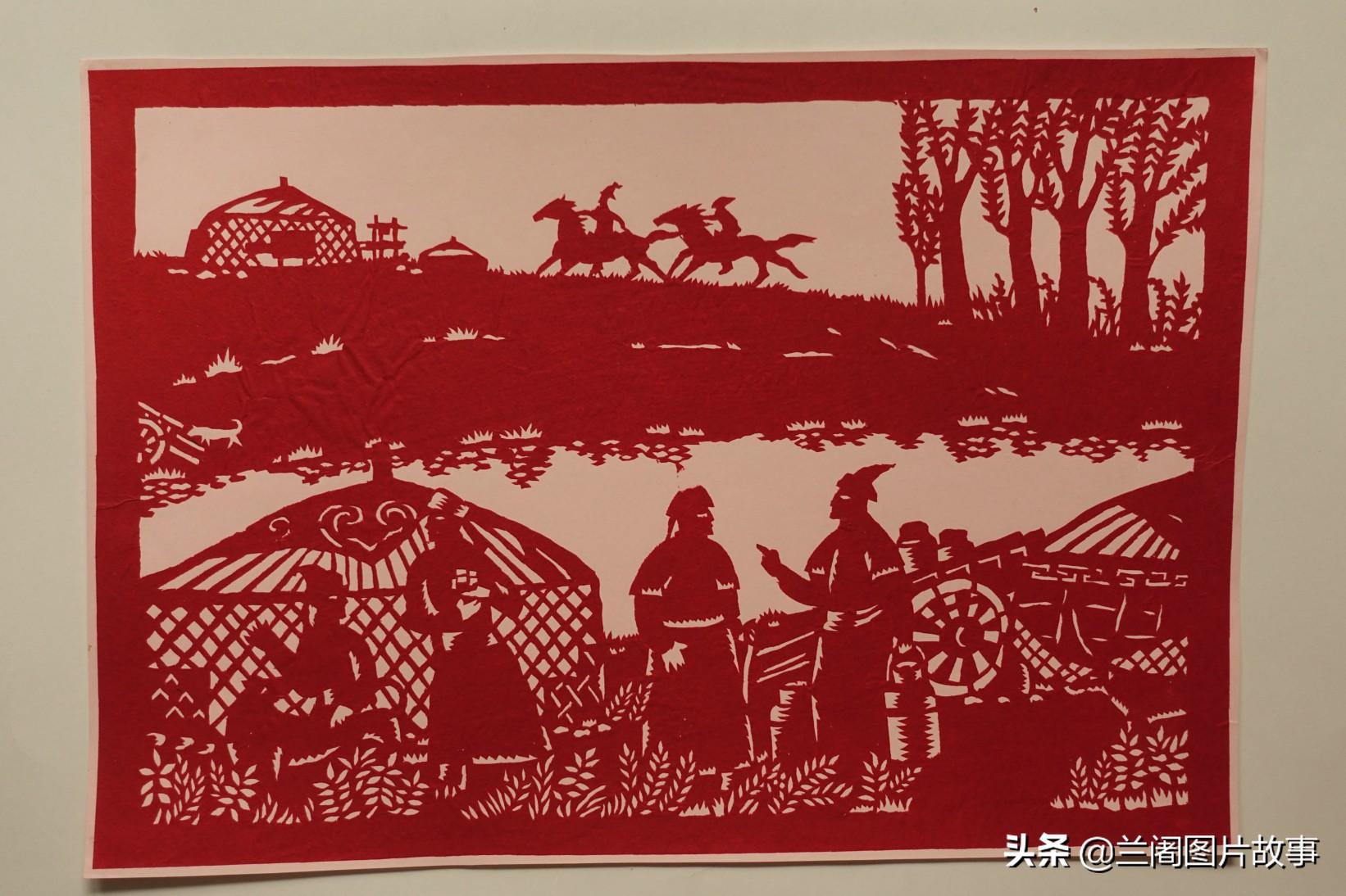 蒙古族剪纸风格单纯质朴,富有草原的乡土情趣