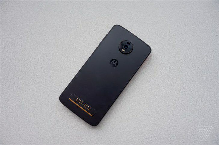 原创摩托罗拉motoz4近日发布搭载骁龙675芯片售价499美元