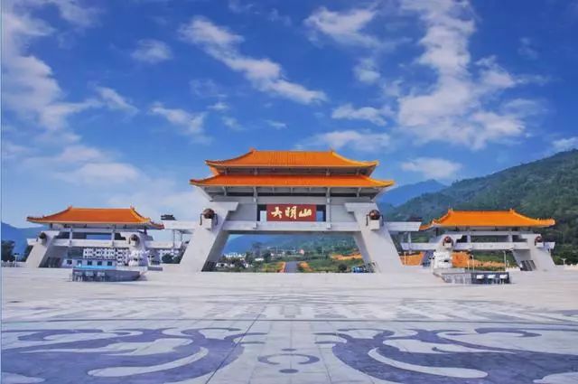 出发时间:2019年6月3日早6点30分 目的地:南宁大明山景区 车程:约3
