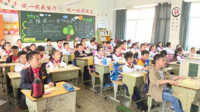 小学教室安装空调的问题 57fa1ba4bb4342cfbc0cdfe9936db242.jpeg