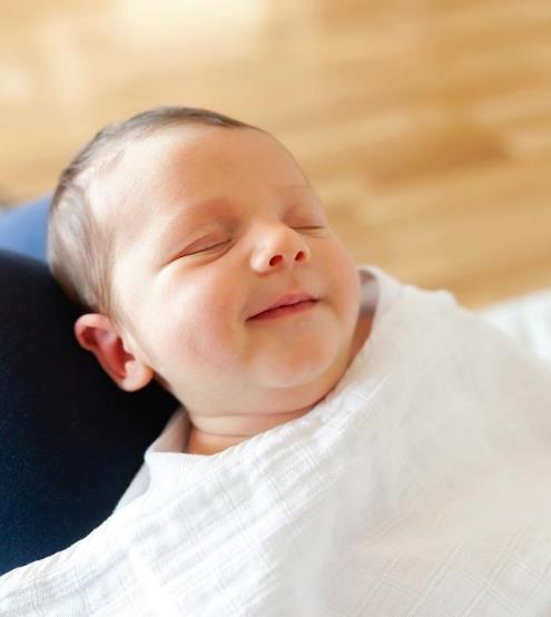                     原创            宝宝睡眠不安稳，睡眠时间还不够？遇到这种情况妈妈不妨这样做