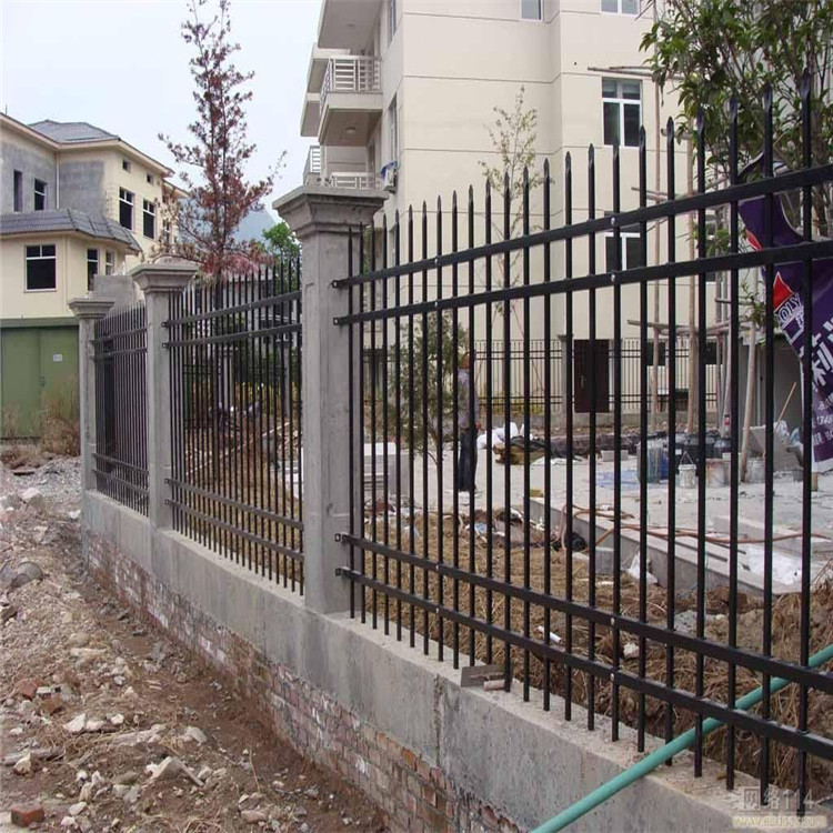 怎样装饰家庭阳台护栏 63a95ec44e0c4f1cb48fa938d2c5703f.jpeg