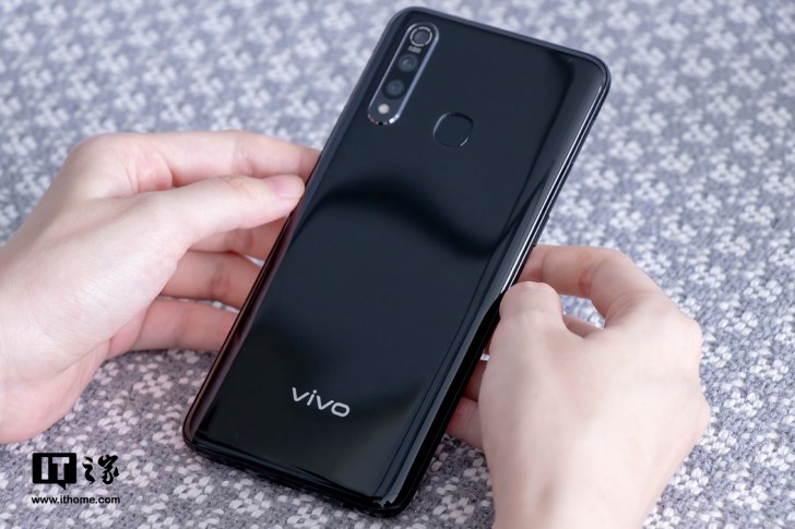 vivo Z5x手机评测体验：千元打孔、三摄，亮点盖住了小“槽点”