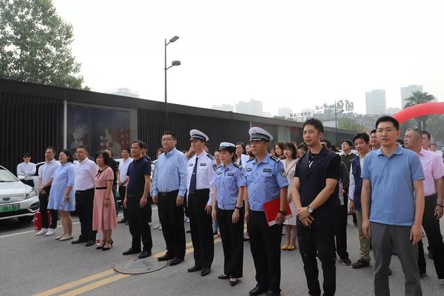 今天上午, 共青团武汉市委副书记隋鹏,武汉市公安交管局副局长宋嵘