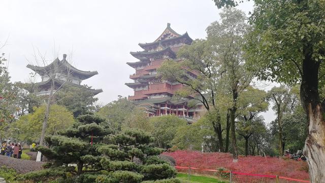 一日游南昌必玩的三处景点滕王阁八一起义纪念馆和广场