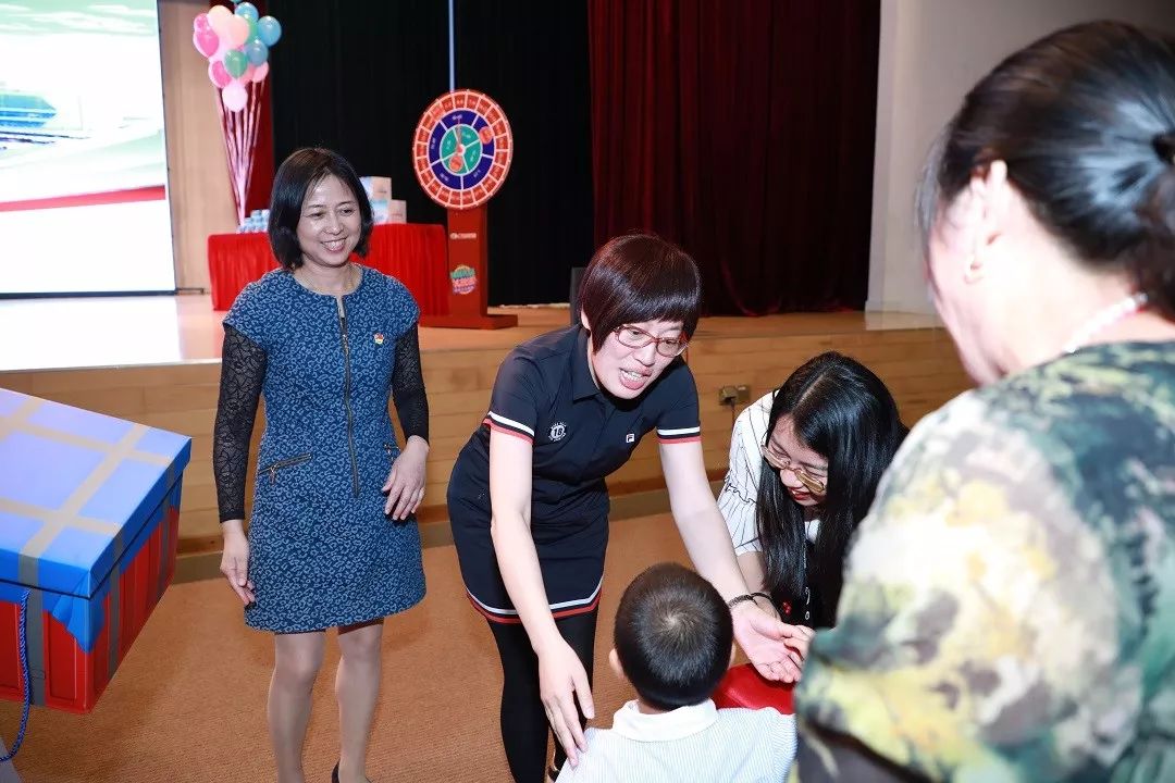 书记罗红霞,工会副主席,党委工作部部长宋天勤,工会办公室主任郑治文