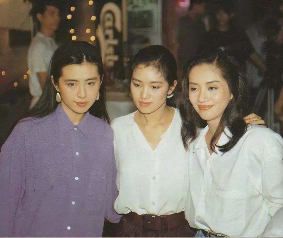 年轻人口红_口红卡通图片(2)