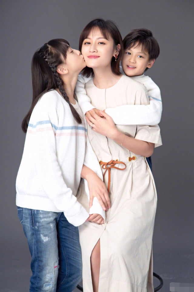 超娃老婆 b0a8e742e88847b896a872591c871fcd.jpeg