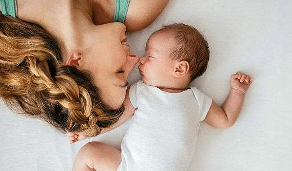                     原创            宝宝睡眠不安稳，睡眠时间还不够？遇到这种情况妈妈不妨这样做