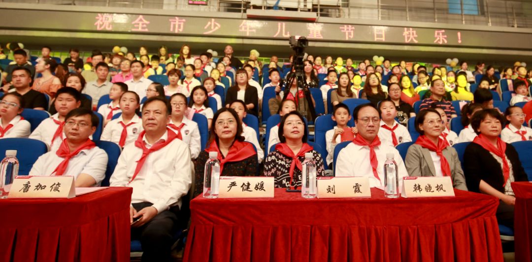 今天的锡城校园当小朋友遇见大朋友附十佳小公民名单