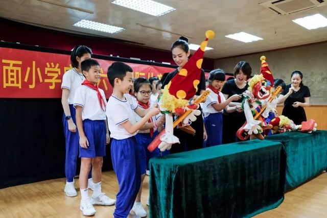 荔湾沙面小学庆六一孙悟空猪八戒二郎神齐聚一堂