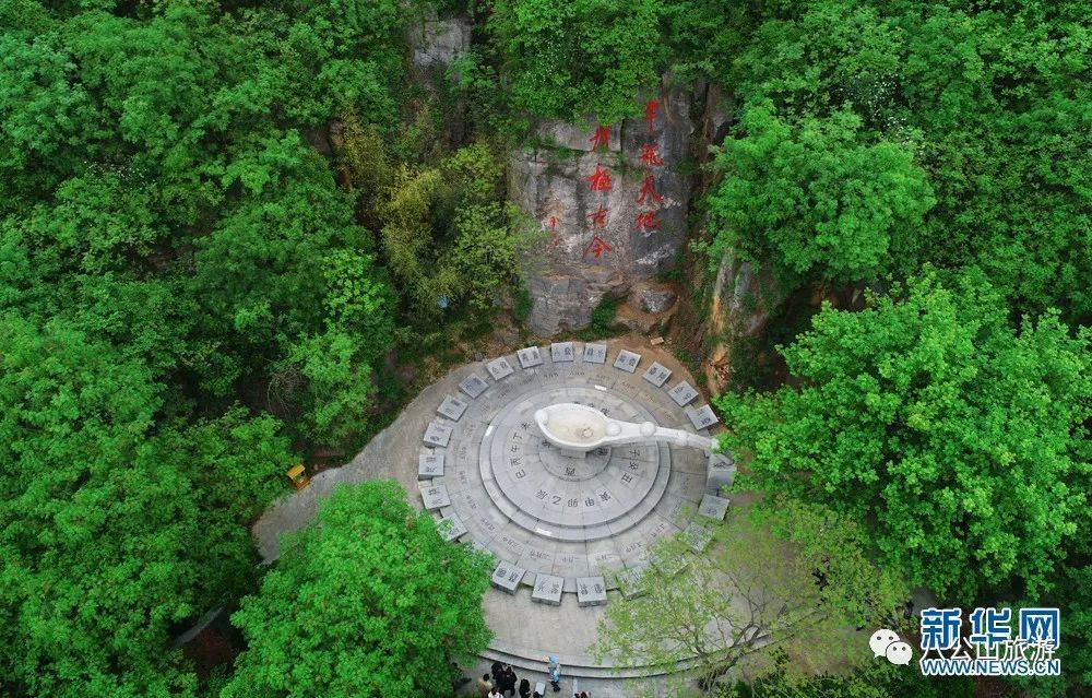 新华网发(季春红 摄)无人机航拍的八公山生态景观.