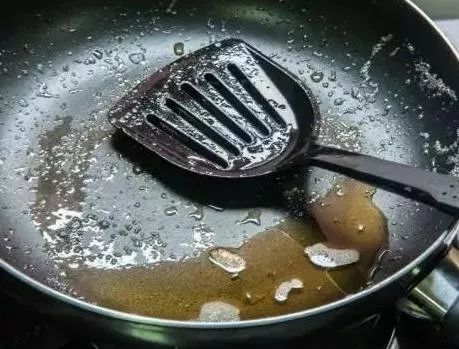 炒菜温度高,炒完不刷锅