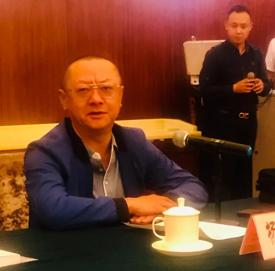 中国烹饪协会特邀会长 云南省餐饮与美食行业协会联合创会会长 杨艾军