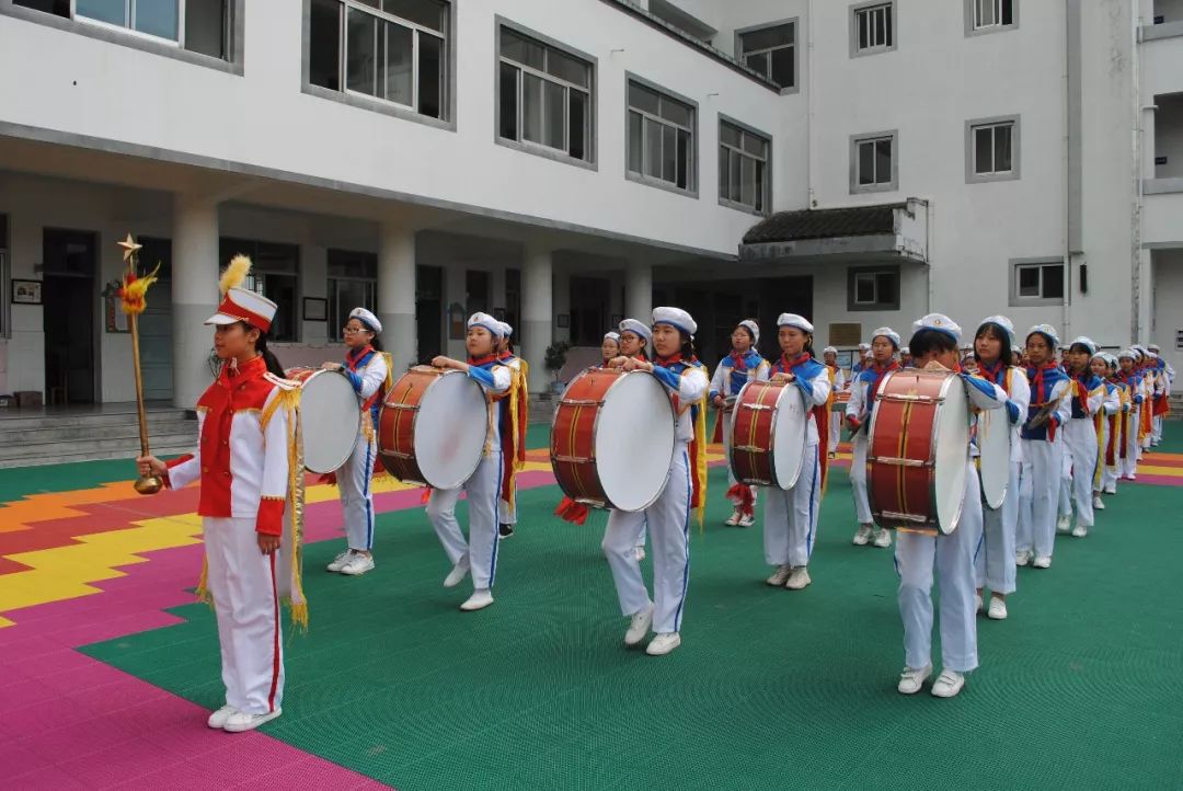 为迎接六一儿童节的到来,歙县城关小学,新安小学隆重举行"争做新时代