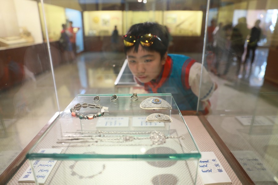内蒙古大学民族博物馆展品