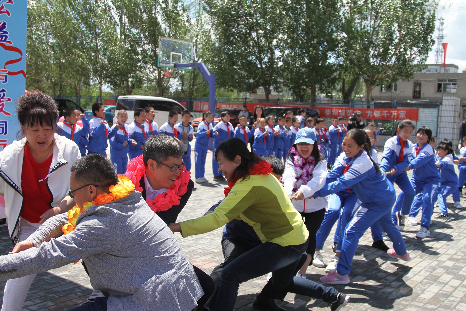 六一欢乐绽放 "牵手公益·与爱同行" 康师傅慰问肇东市新立小学