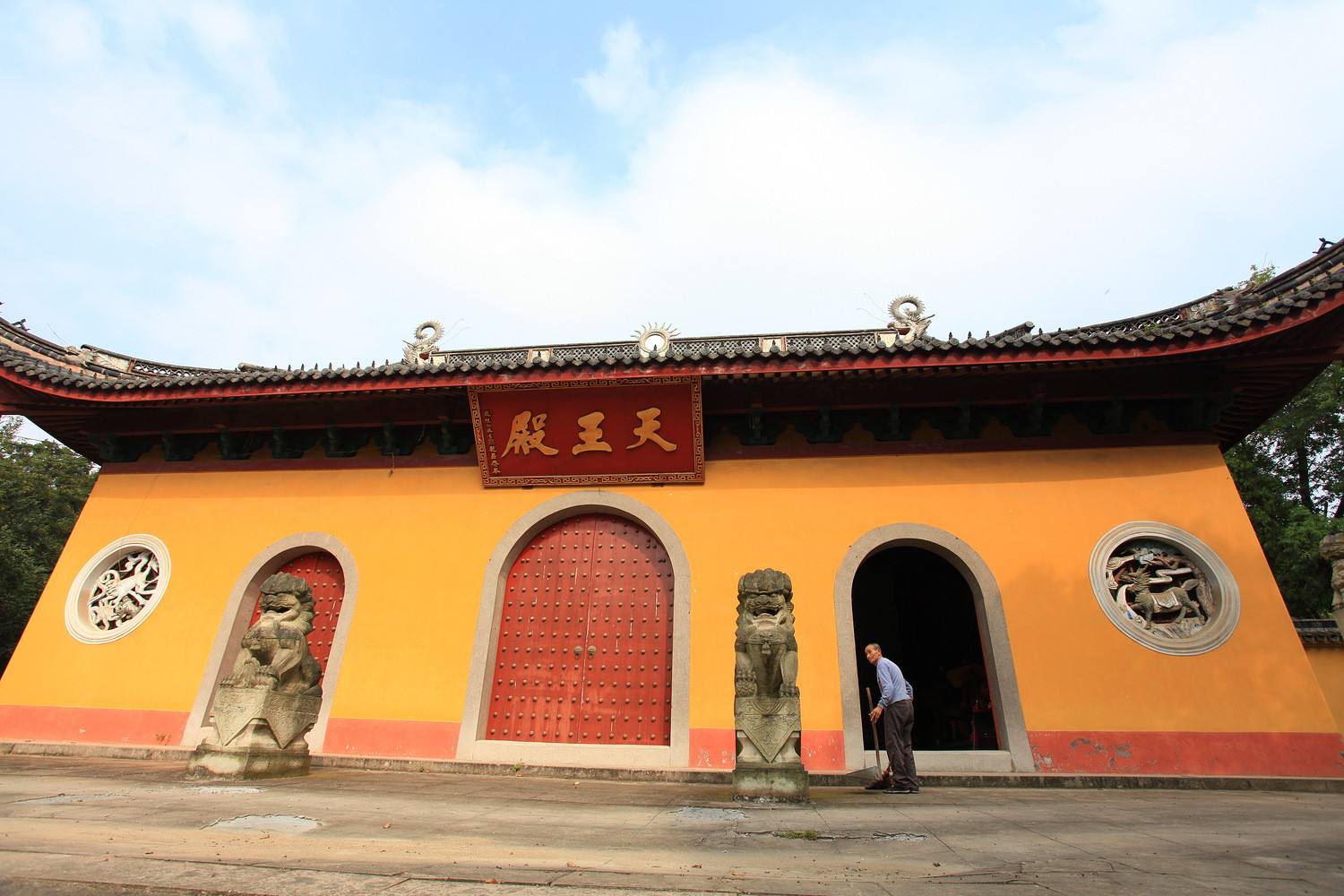 浙江的山上为什么都有寺庙 62d9290f401d4b46bce787d15a7fb984.jpeg