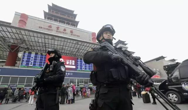 中国特警装备国产新型狙击步枪?全通皮轨颜值惊人!