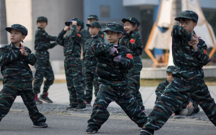 薪火少年夏季军事挑战营火爆招生广东少儿频道记录孩子的成长夏令营