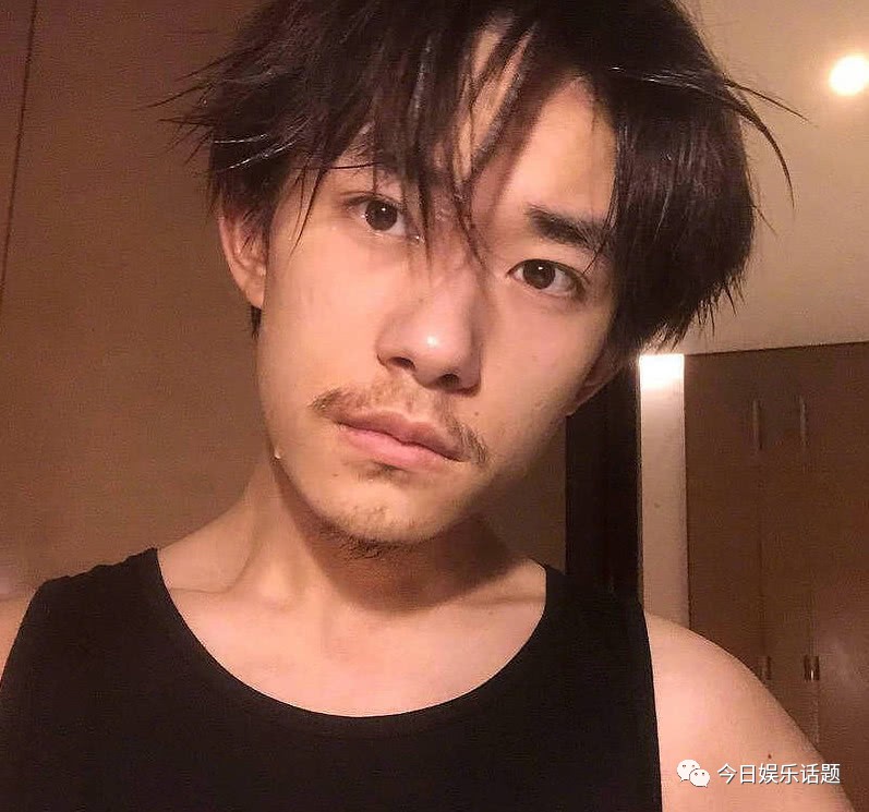 小鲜肉留胡子:忍了千玺,忍了鹿晗,看到蔡徐坤真
