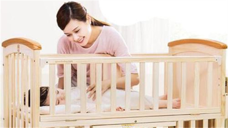                     原创            给宝宝选择婴儿床时应该注意哪些细节？