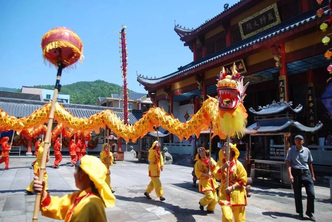 凤凰图案与青青短剧的交织，凤凰青青，图案与短剧的交织之美