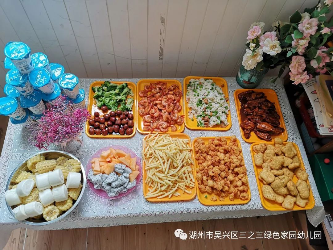 幼儿自助餐就是让孩子们从被动进餐变为主动进餐,通过营造愉快用餐的