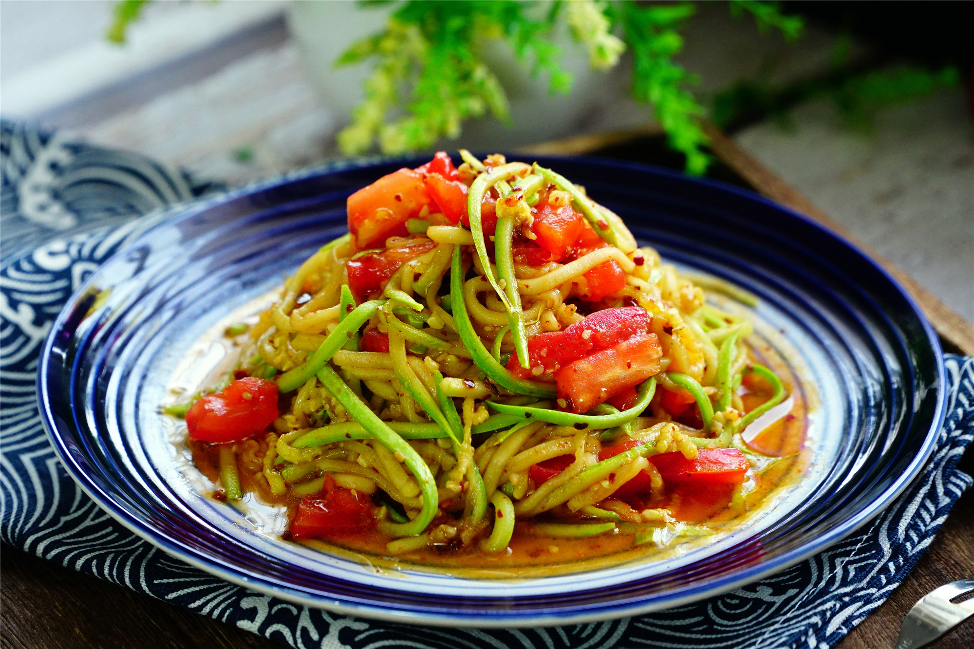 西葫芦别总炒着吃,教你夏天的做法,嘎嘣脆,清爽开胃,天热多吃_口感