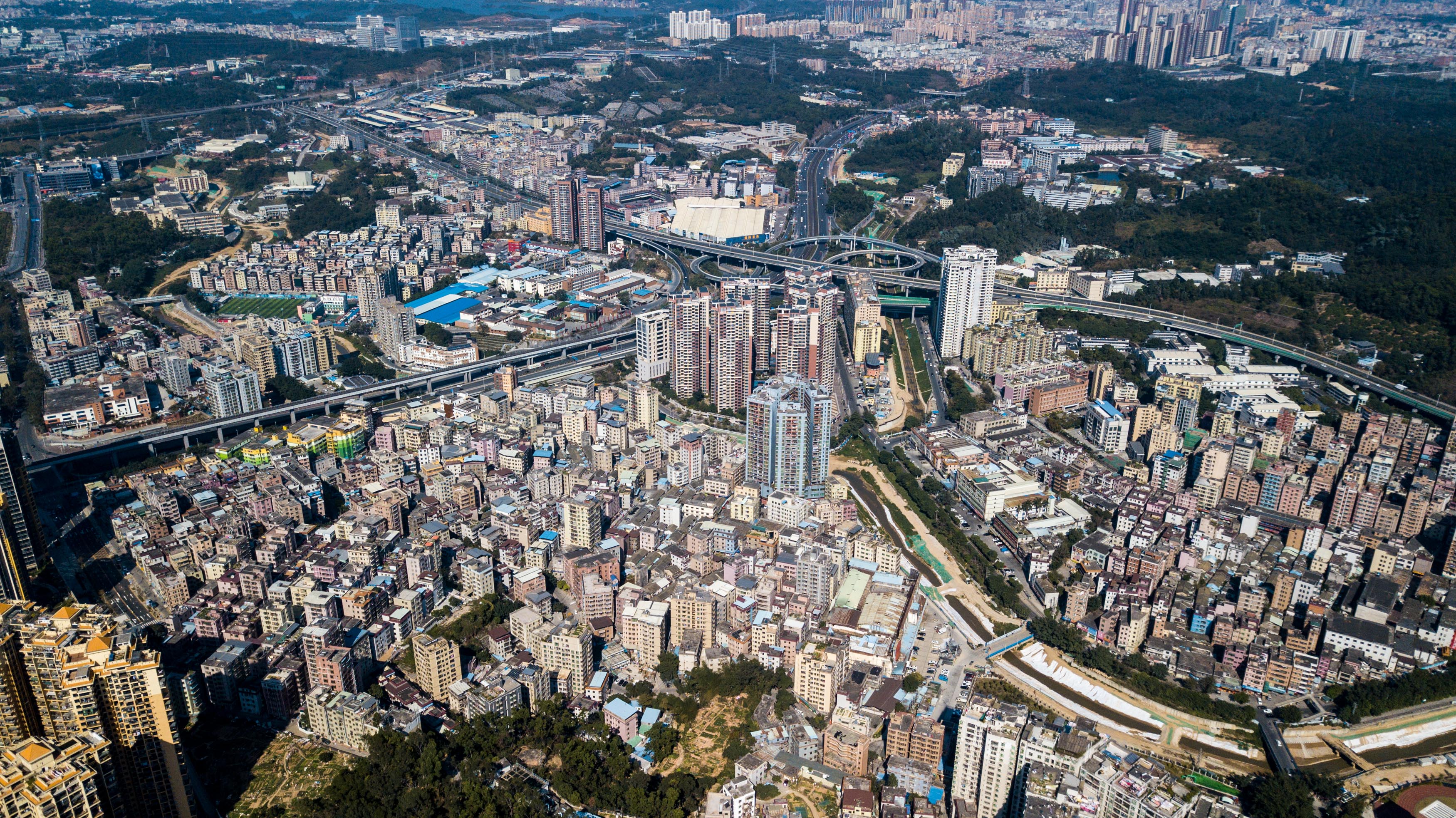 这是无人机拍摄的深圳南岭村(1月29日摄).