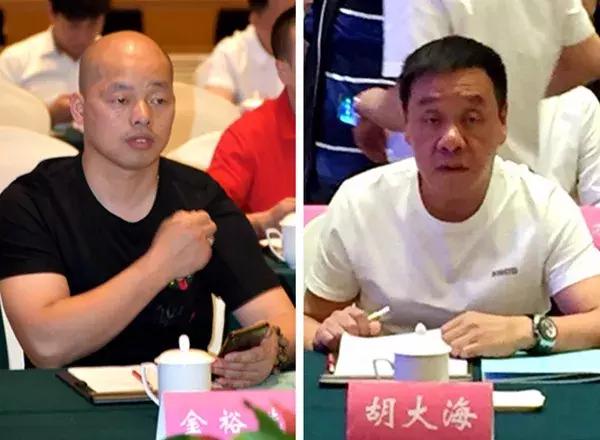 泗洪县温州商会会长金裕选(左),金坛区浙江商会会长胡大海(右)出席