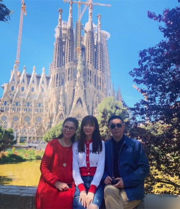 儿童节沈梦辰为父母做饭,一个小细节暴露了男