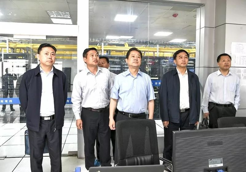 资讯丨虢正贵到张家界日报社市广播电视台调研虢正贵
