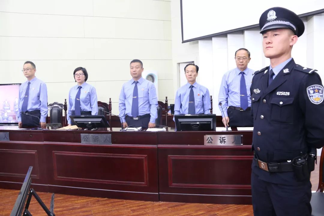 【扫黑除恶进行时】今天,肃州区人民法院一审公开开庭宣判胡鑫等人