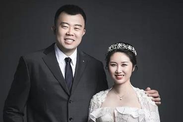 辽篮韩德君补办婚礼!3国家队球员组伴郎团,有谁注意郭艾伦举动