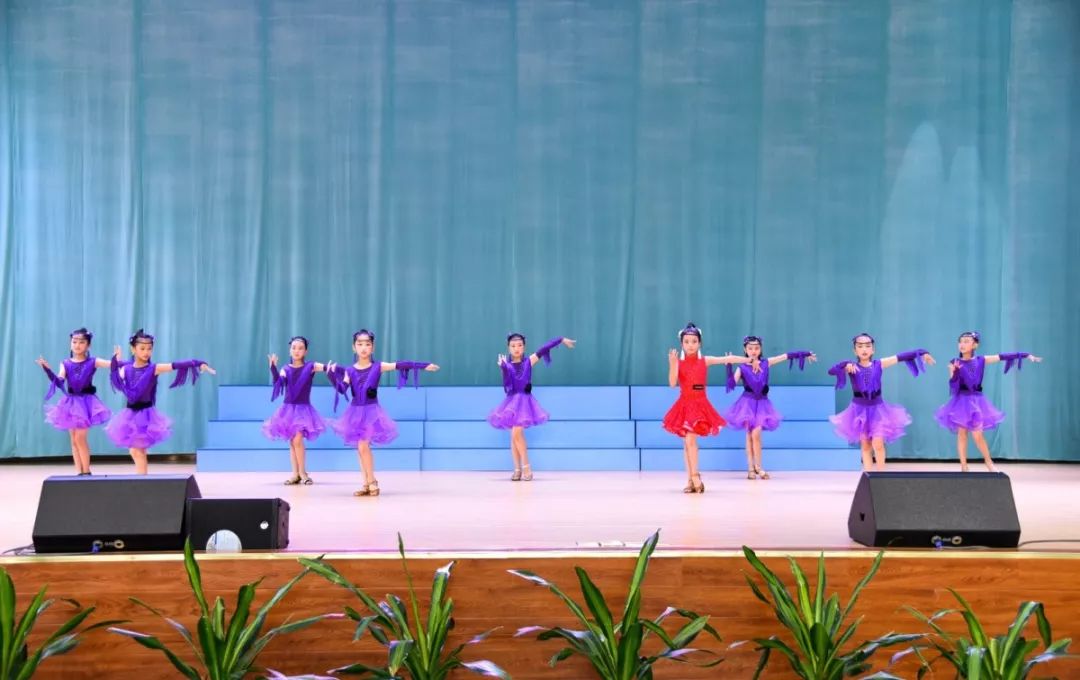 桥头小学举行快乐童年我最闪亮六一才艺表演活动