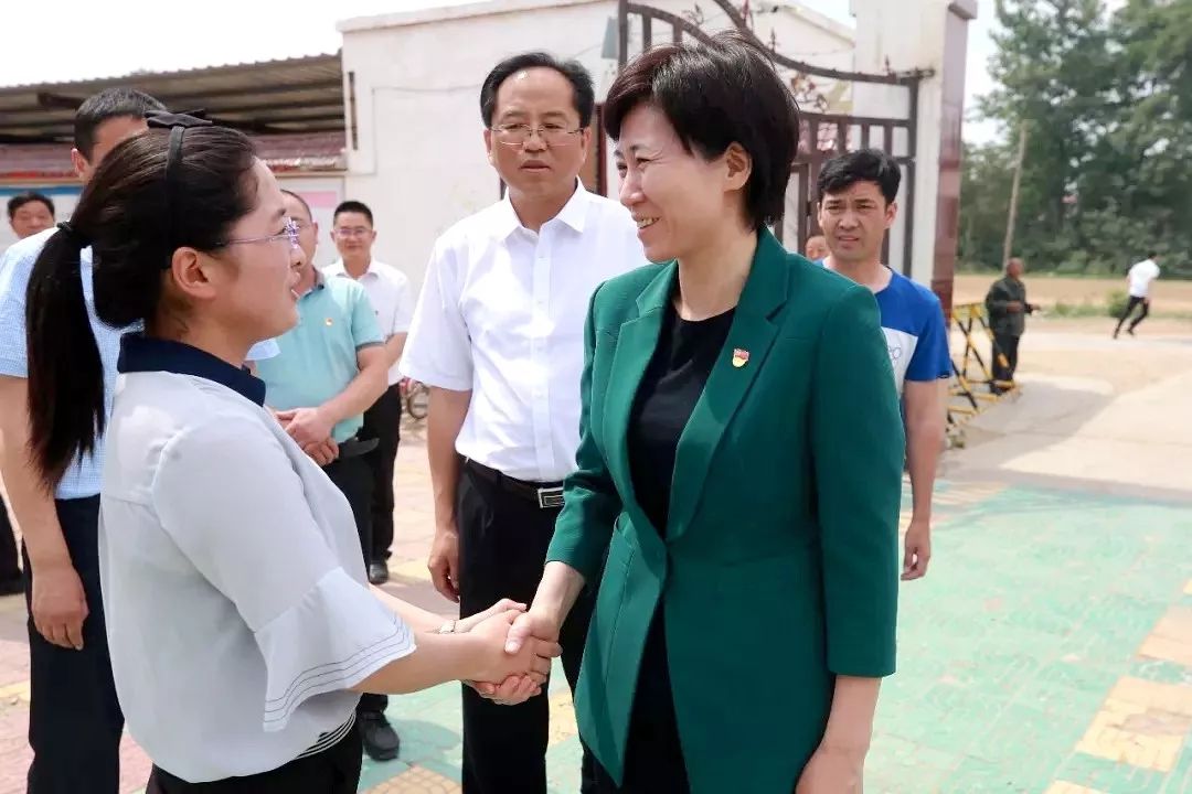 关注市委书记侯红在尉氏县调研持续破解民生八需八难推进开封教育高