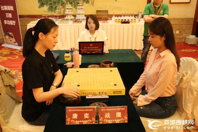 中国棋院竞赛部主管陈楠宣布比赛开始