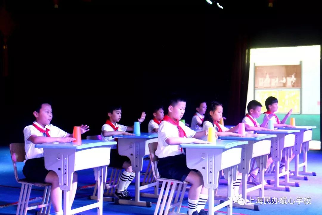 我的童年流光溢彩!斌心学校华丽庆六·一