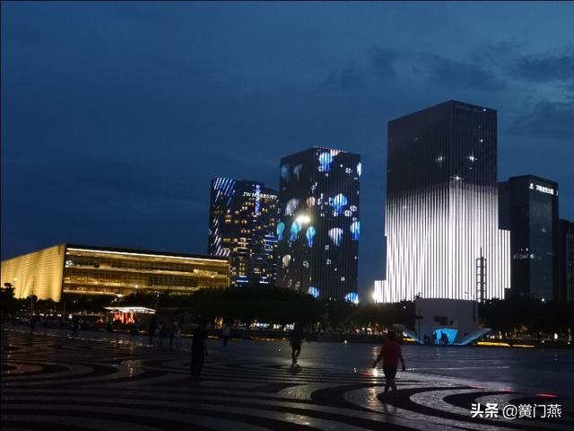 宝安海滨广场夜景