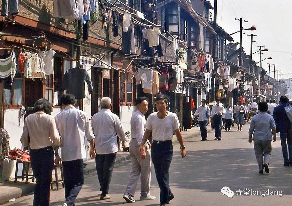 南京路 旧校场 外白渡桥上祖孙俩 八十年代上海记忆 彩色