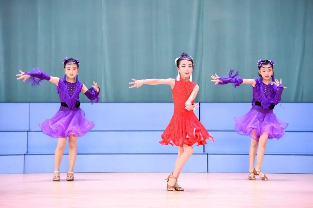 桥头小学举行快乐童年我最闪亮六一才艺表演活动
